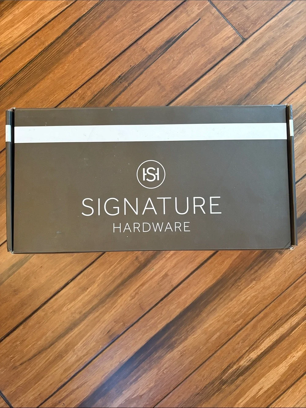 Single-Handle Bathroom Faucet in Matte Black
